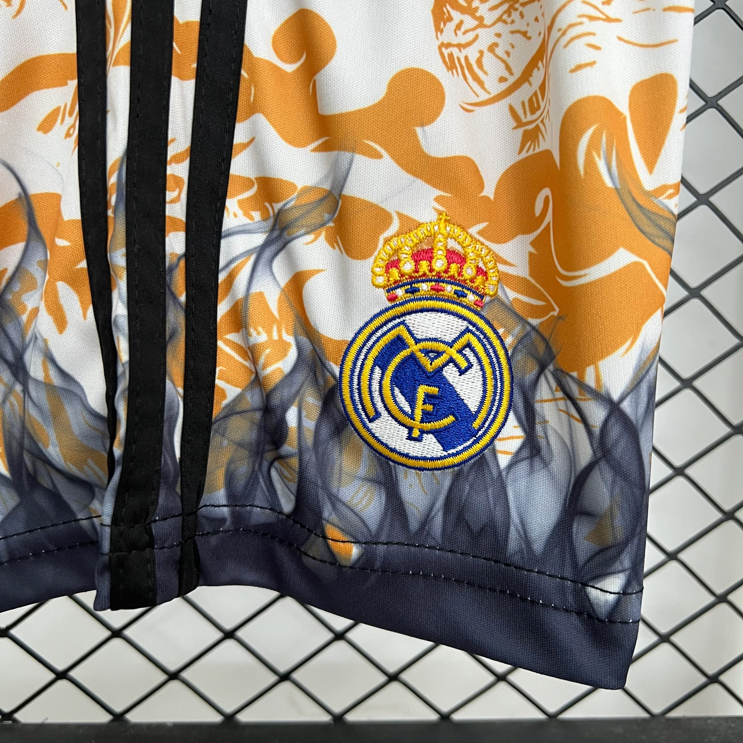 2025-26 Real Madrid Black-Yellow Dragon KIDS 16-28 - Image 4