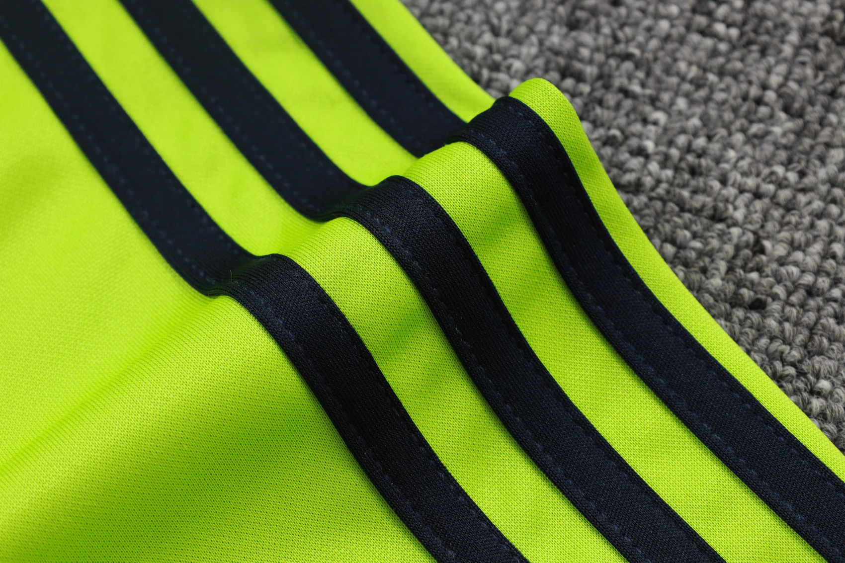 2025-26 Real Madrid Grass Green training suit S-2XL - Image 7