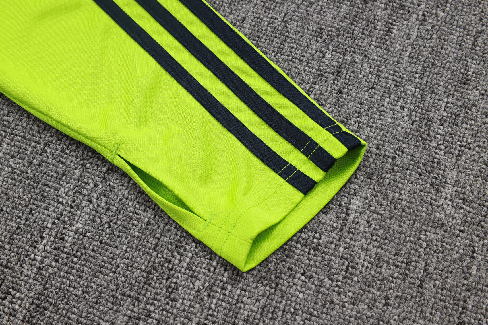 2025-26 Real Madrid Grass Green training suit S-2XL - Image 8