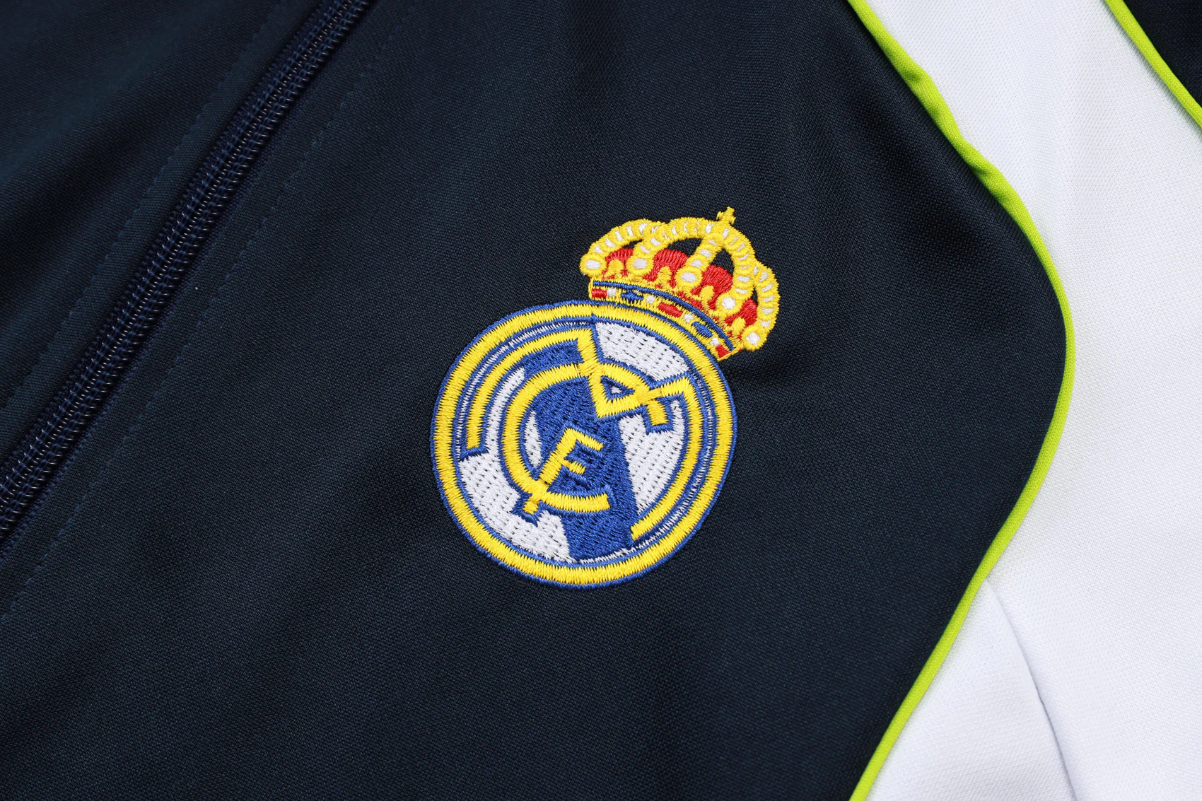 2025-26 Real Madrid Long zipper Black-Green training suit S-2XL - Image 4