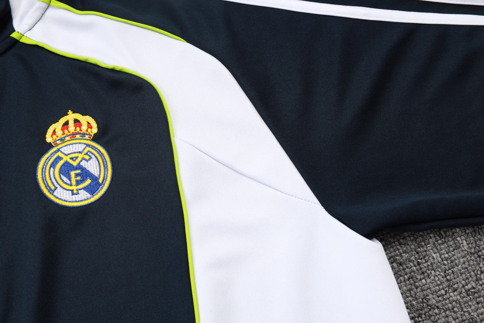 2025-26 Real Madrid Long zipper Black-Green training suit S-2XL - Image 5