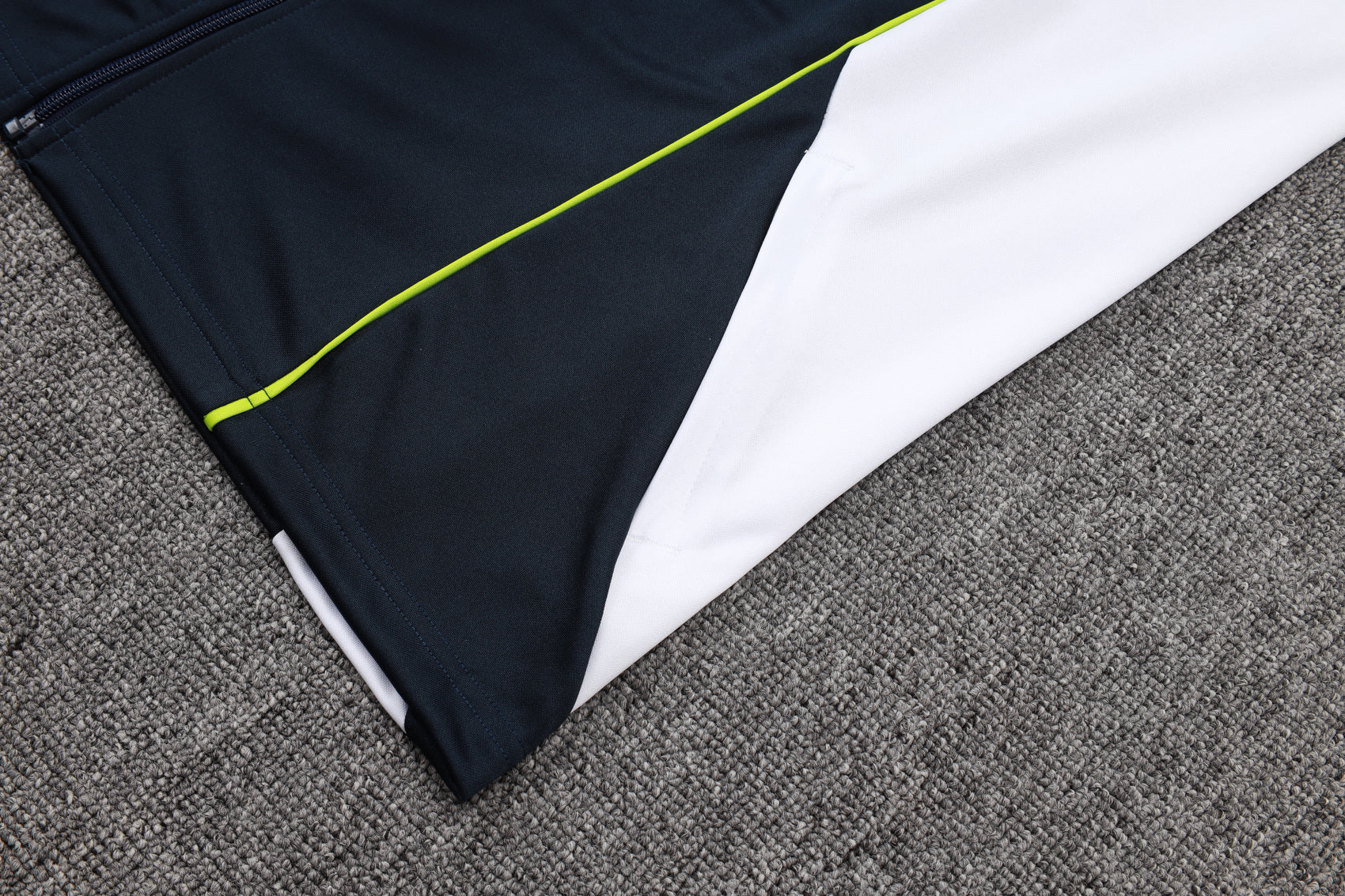 2025-26 Real Madrid Long zipper Black-Green training suit S-2XL - Image 9