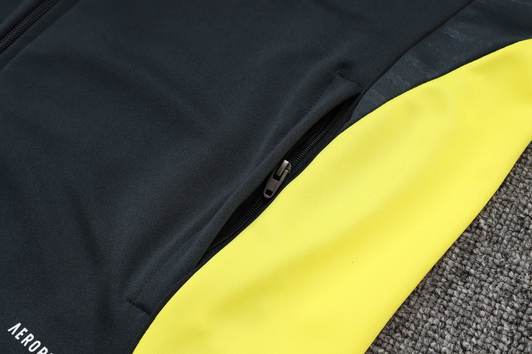 2025-26 Real Madrid Long zipper Dark gray (yellow sleeves) training suit S-2XL - Image 10