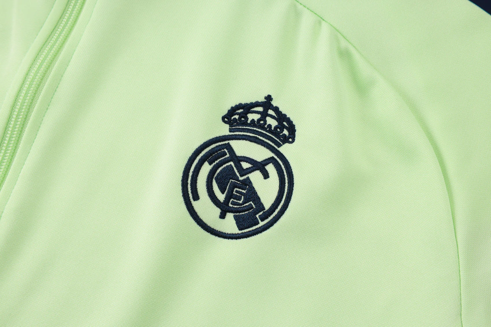 2025-26 Real Madrid Long zipper Light green training suit S-2XL - Image 3