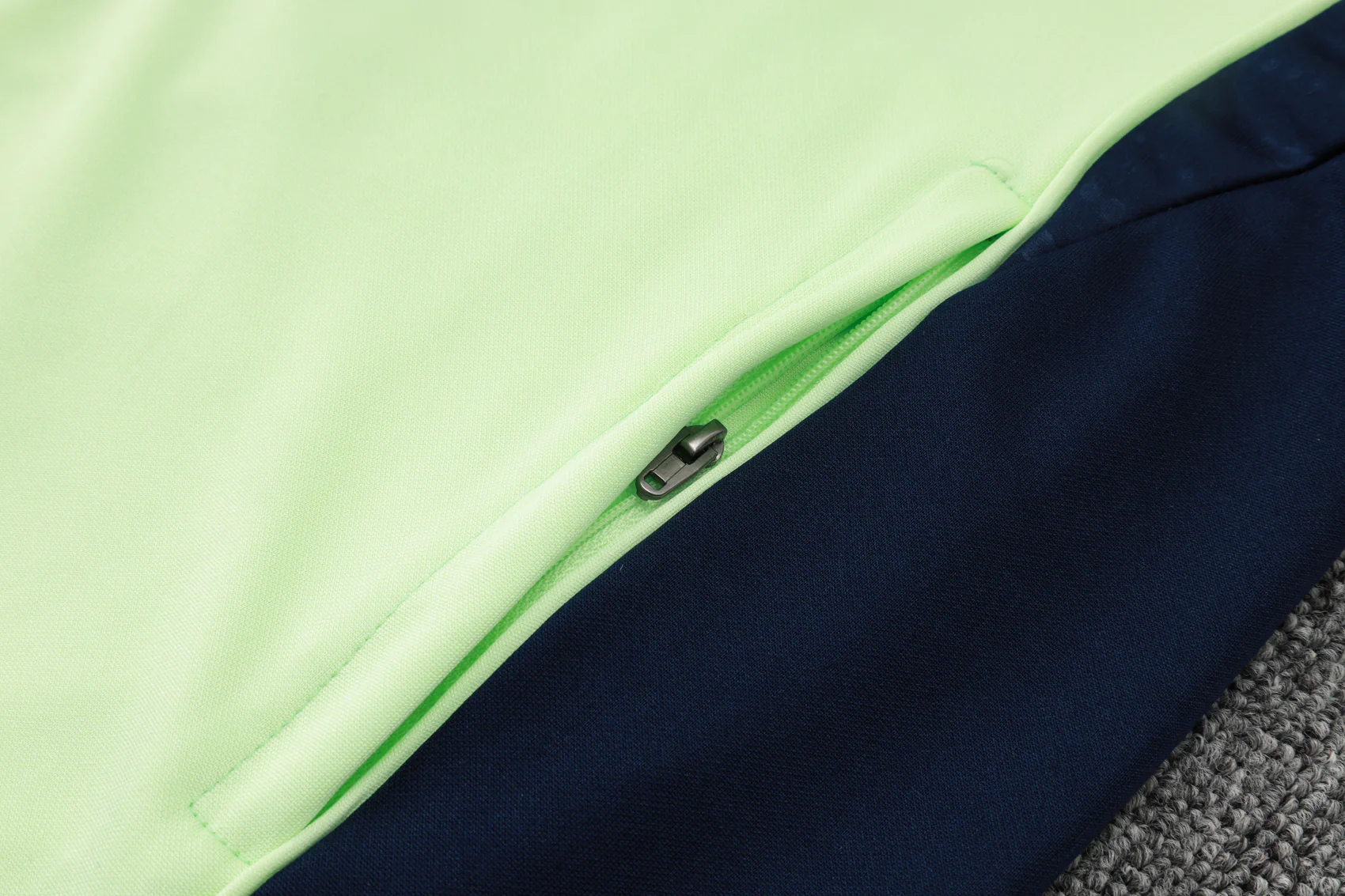 2025-26 Real Madrid Long zipper Light green training suit S-2XL - Image 9