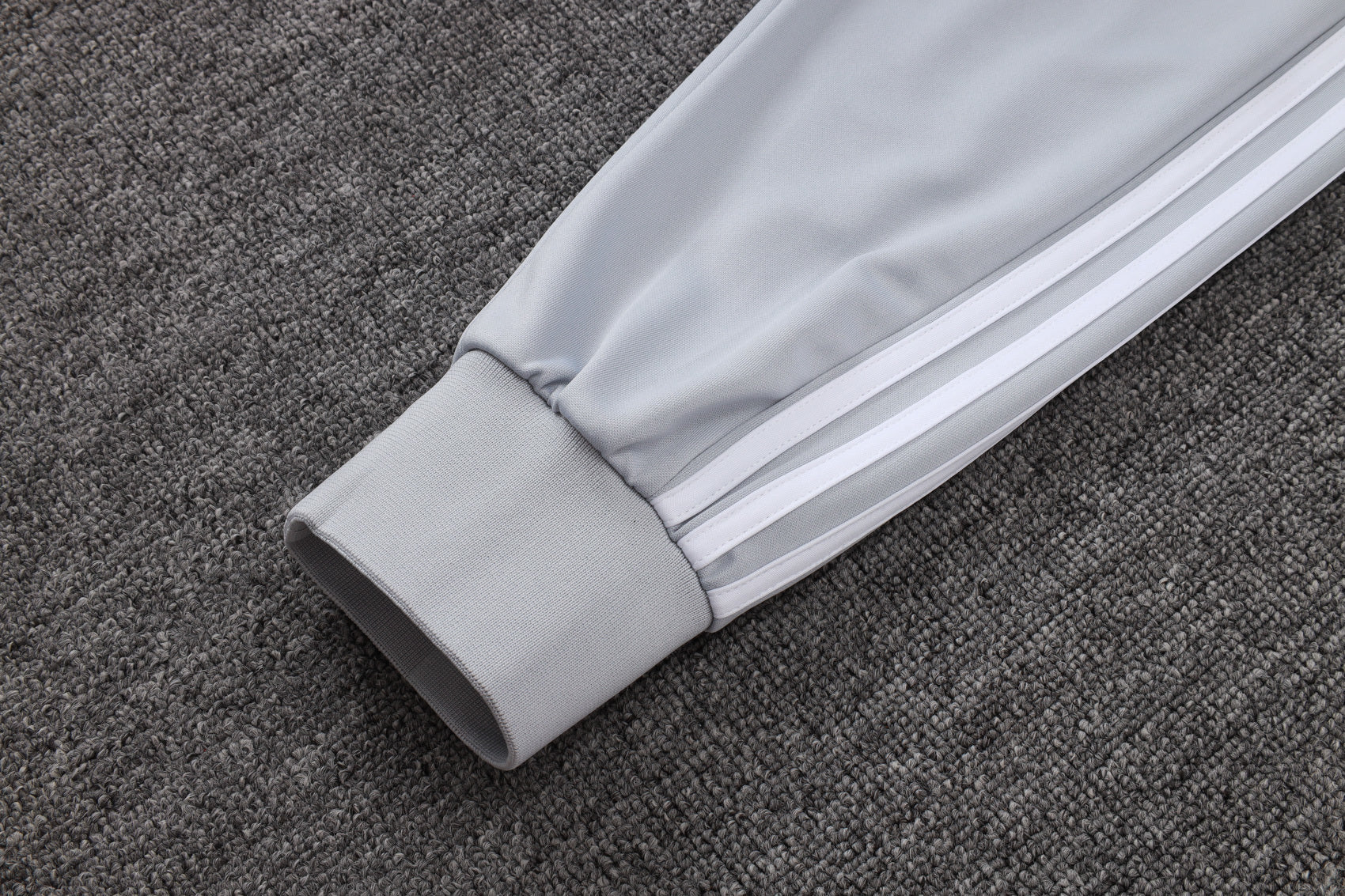 2025-26 Real Madrid Long zipper off-white gray training suit S-2XL - Image 18