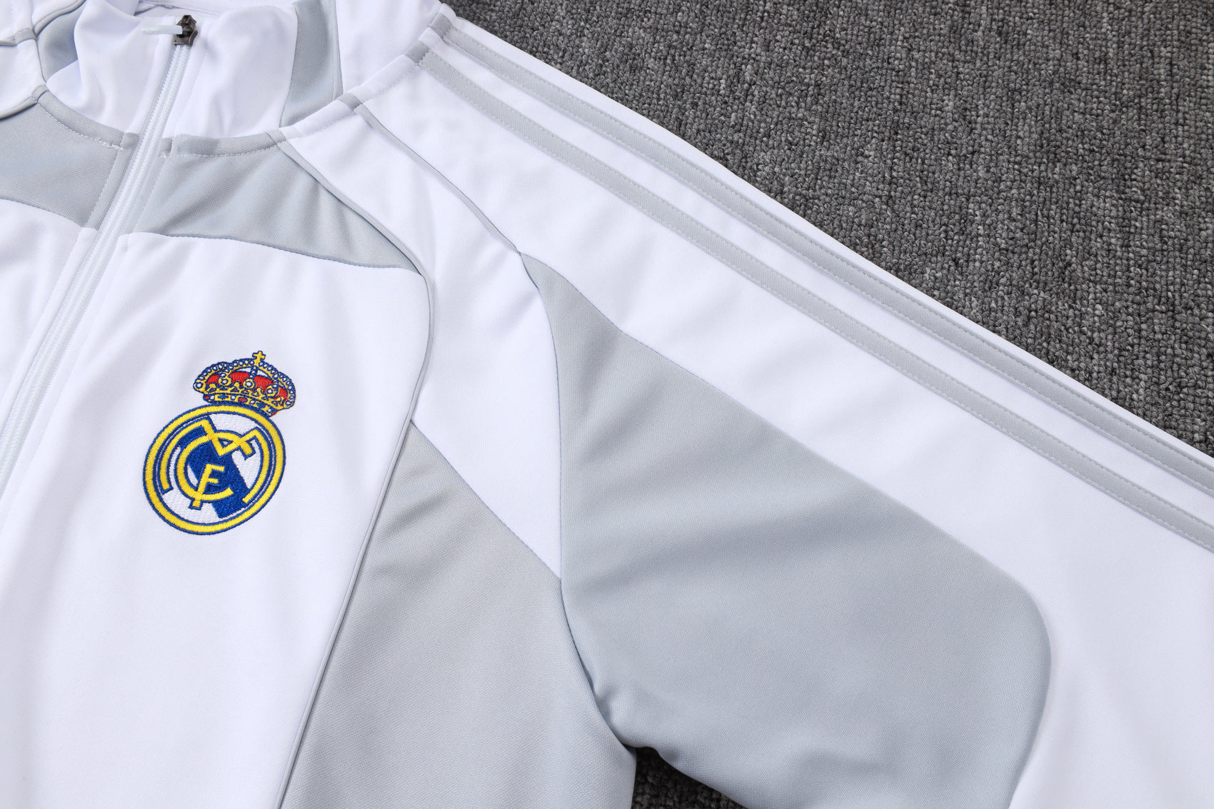 2025-26 Real Madrid Long zipper off-white gray training suit S-2XL - Image 5