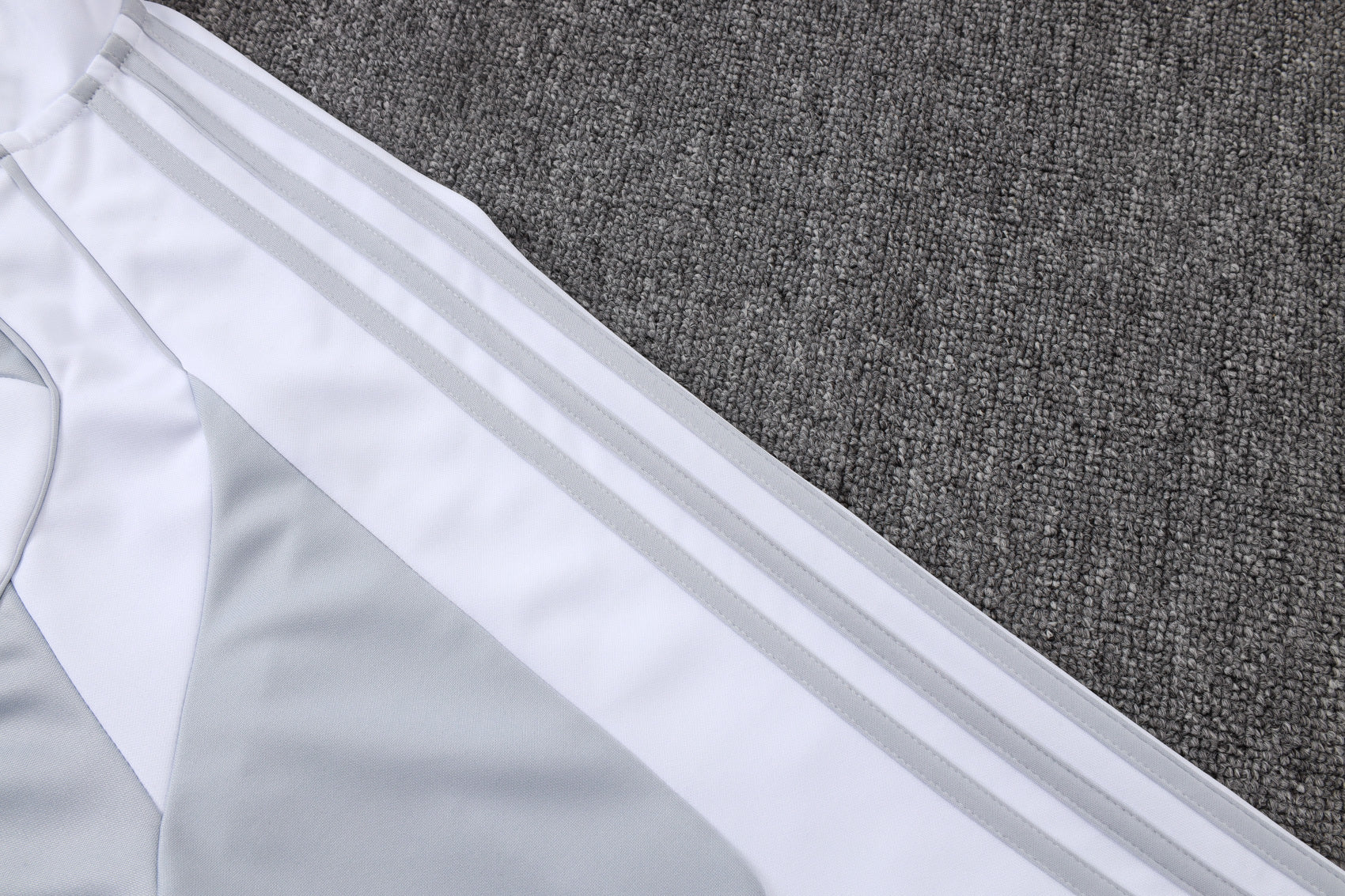 2025-26 Real Madrid Long zipper off-white gray training suit S-2XL - Image 6