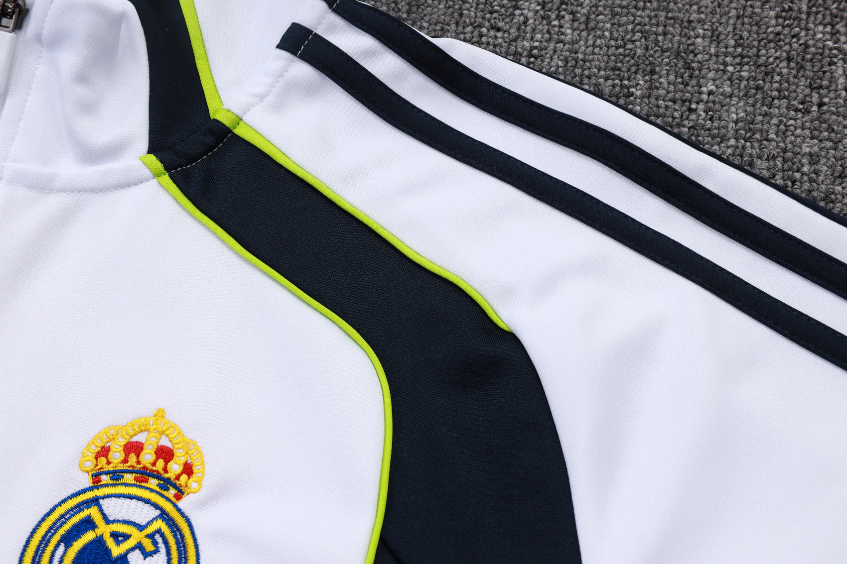2025-26 Real Madrid Long zipper White-Green training suit S-2XL - Image 3