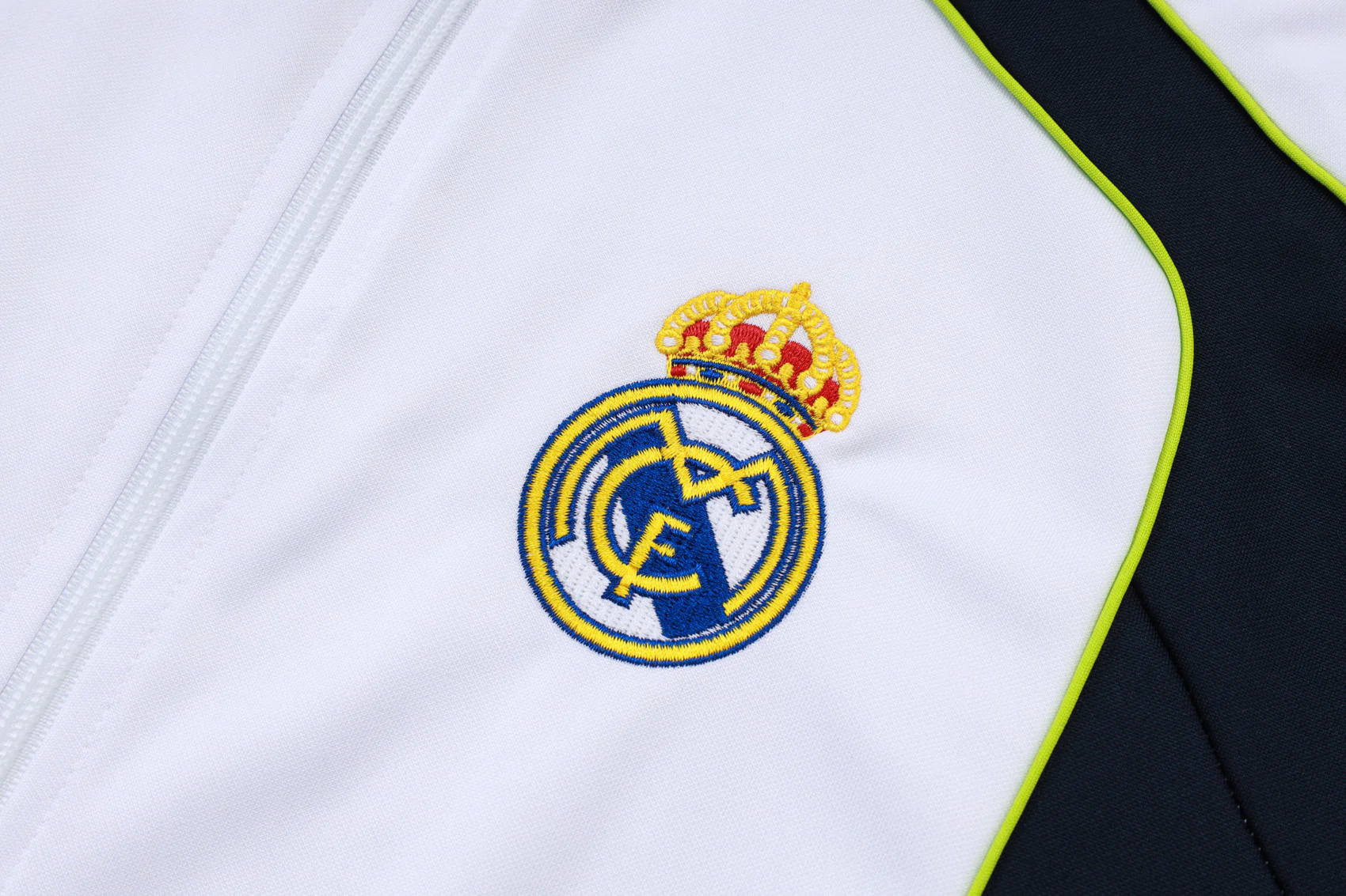 2025-26 Real Madrid Long zipper White-Green training suit S-2XL - Image 4