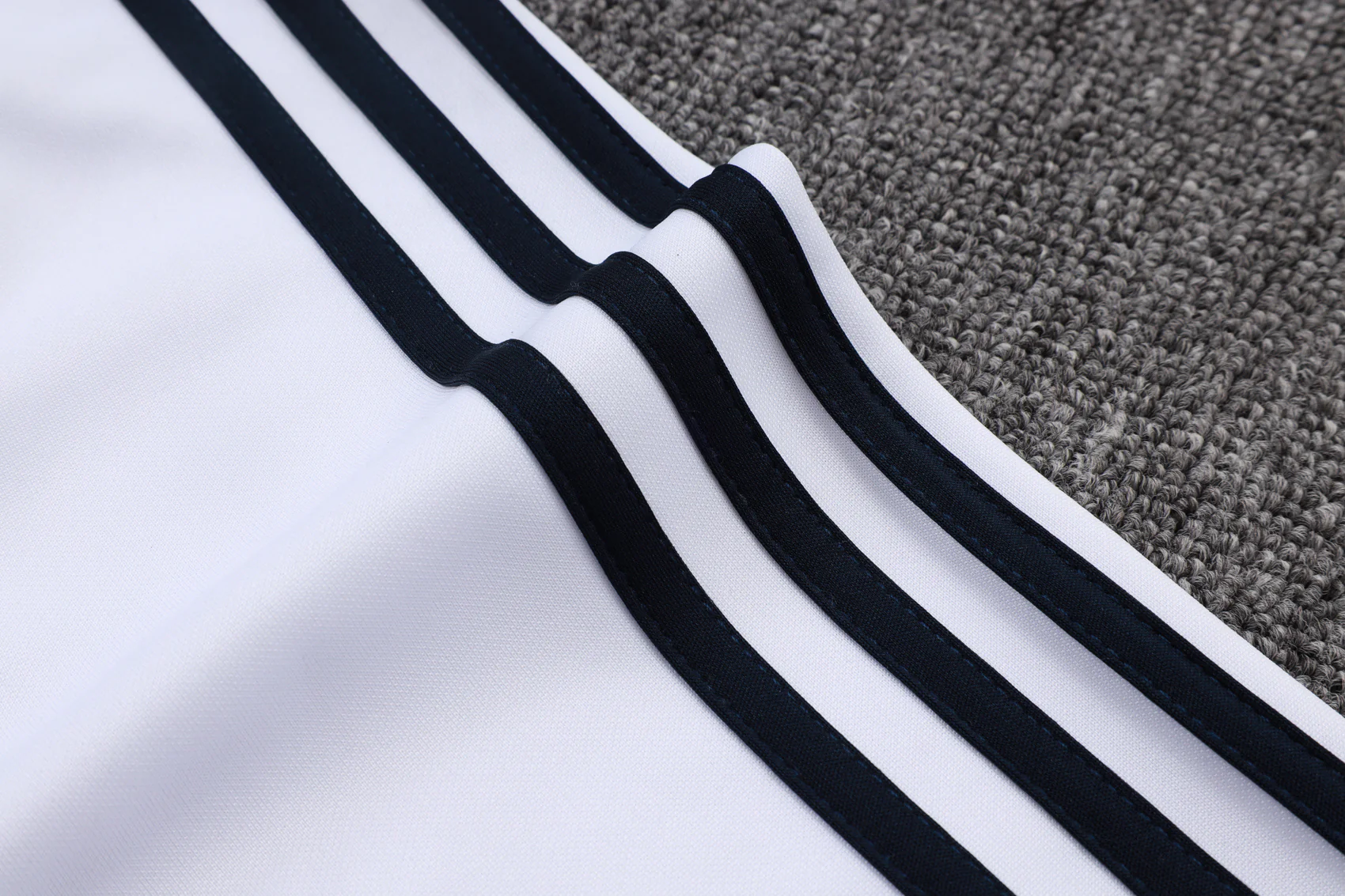 2025-26 Real Madrid Long zipper White-Green training suit S-2XL - Image 7