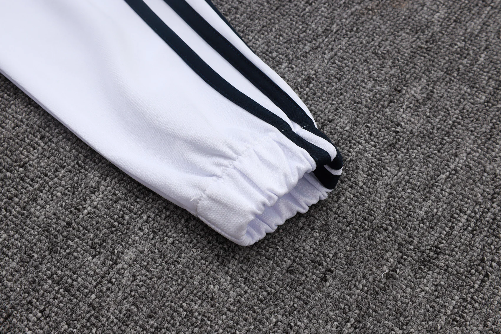2025-26 Real Madrid Long zipper White-Green training suit S-2XL - Image 8