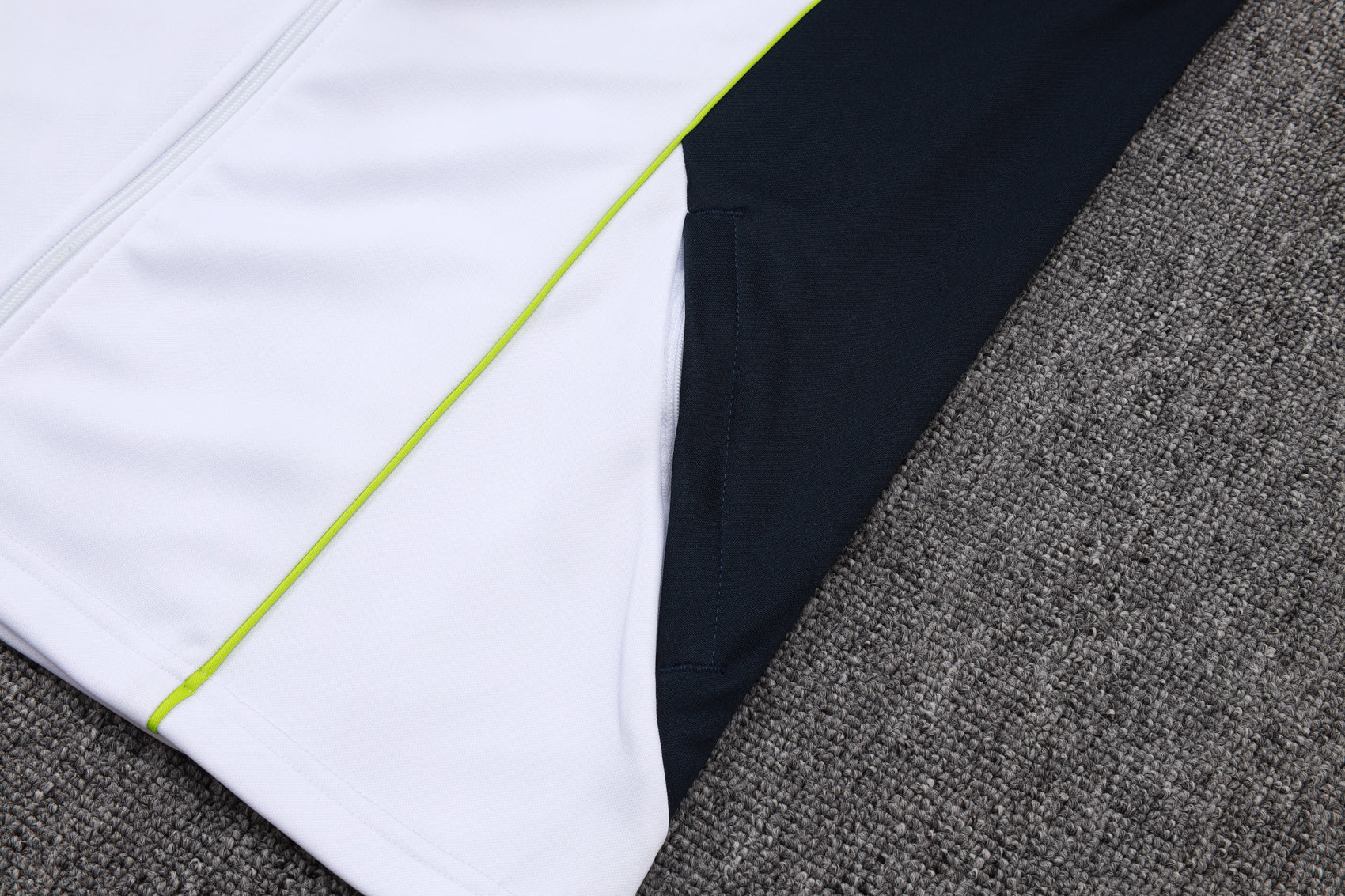 2025-26 Real Madrid Long zipper White-Green training suit S-2XL - Image 9