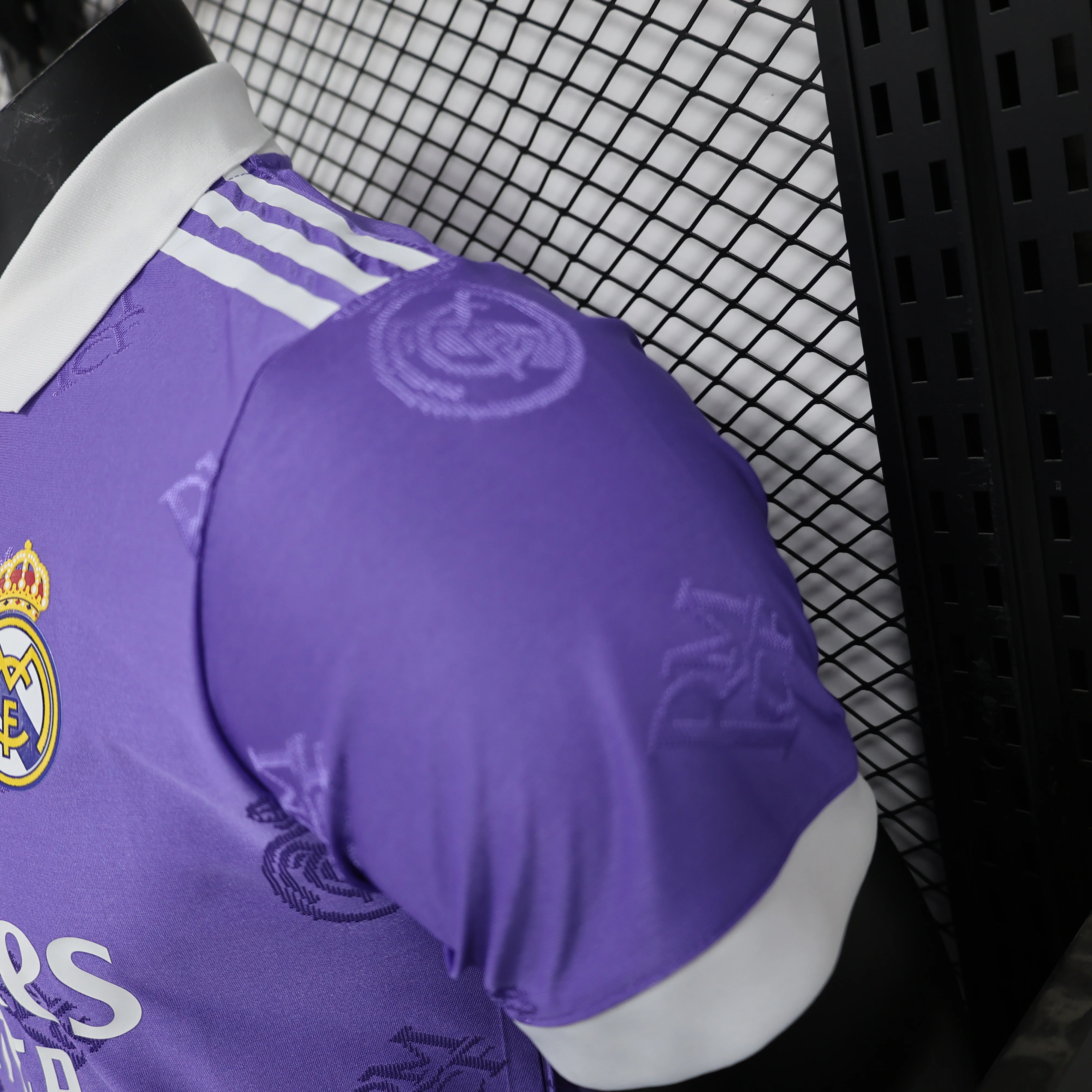 2025-26 Real Madrid Special Polo Purple Player S-2XL - Image 3