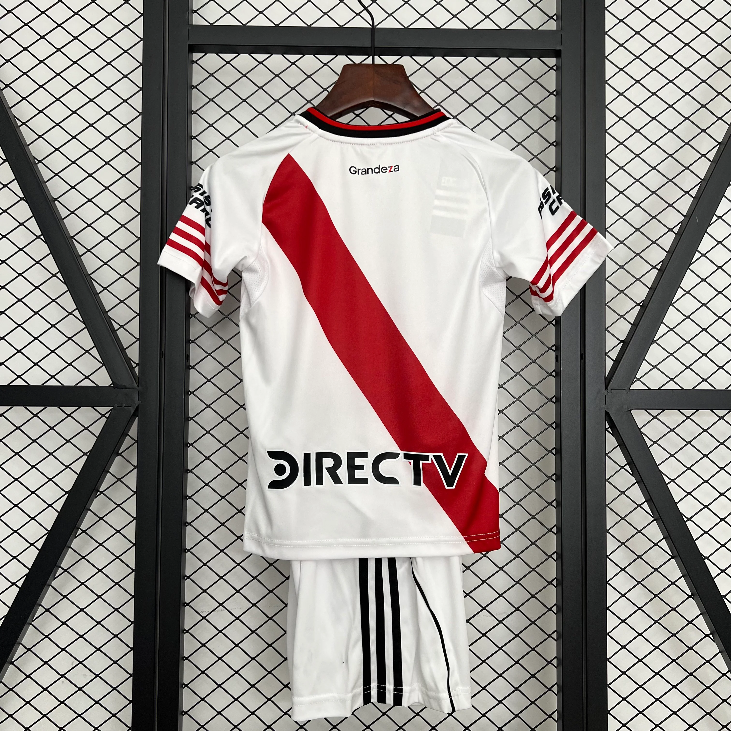 2025-26 River Plate Home KIDS 16-28 - Image 2