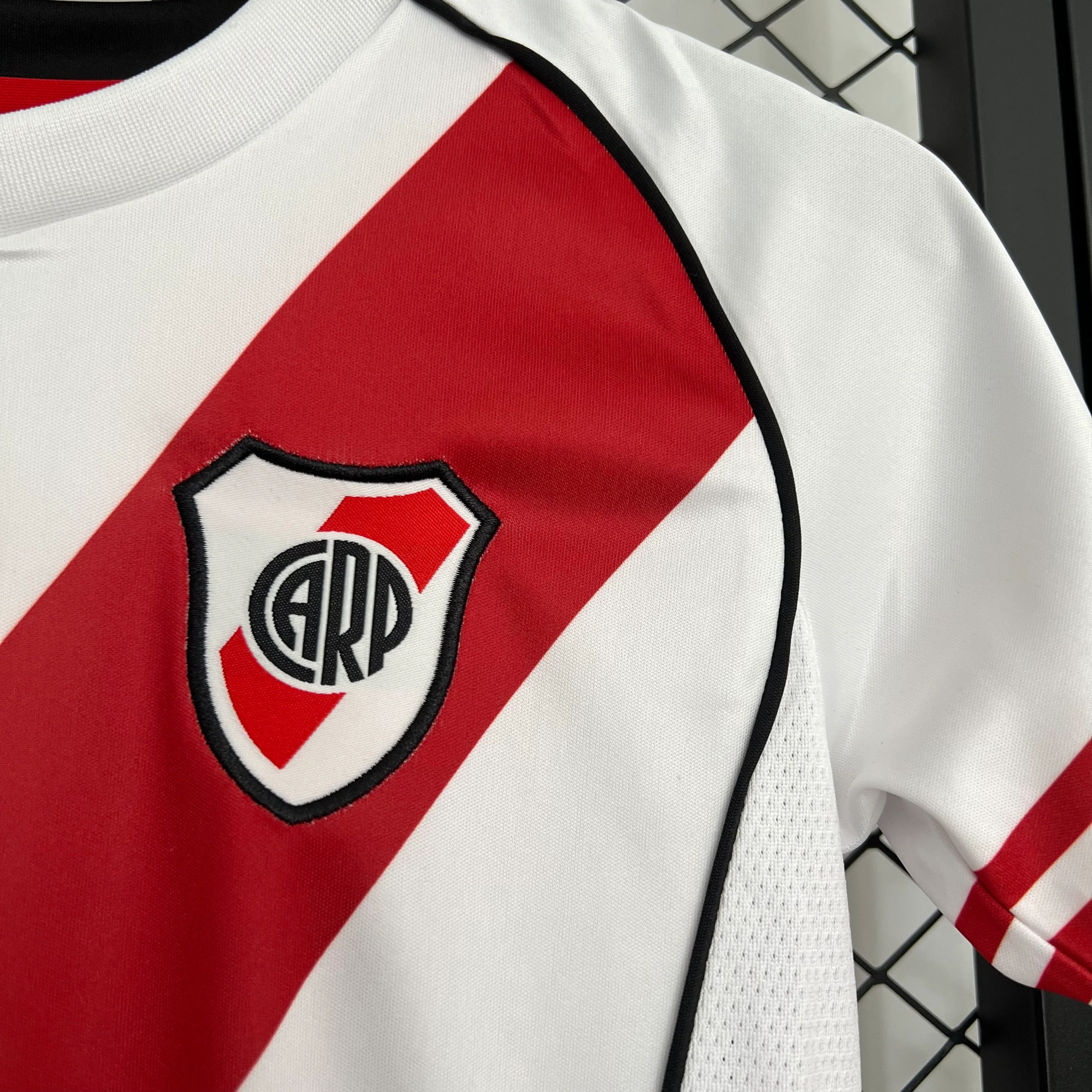 2025-26 River Plate Home KIDS 16-28 - Image 3