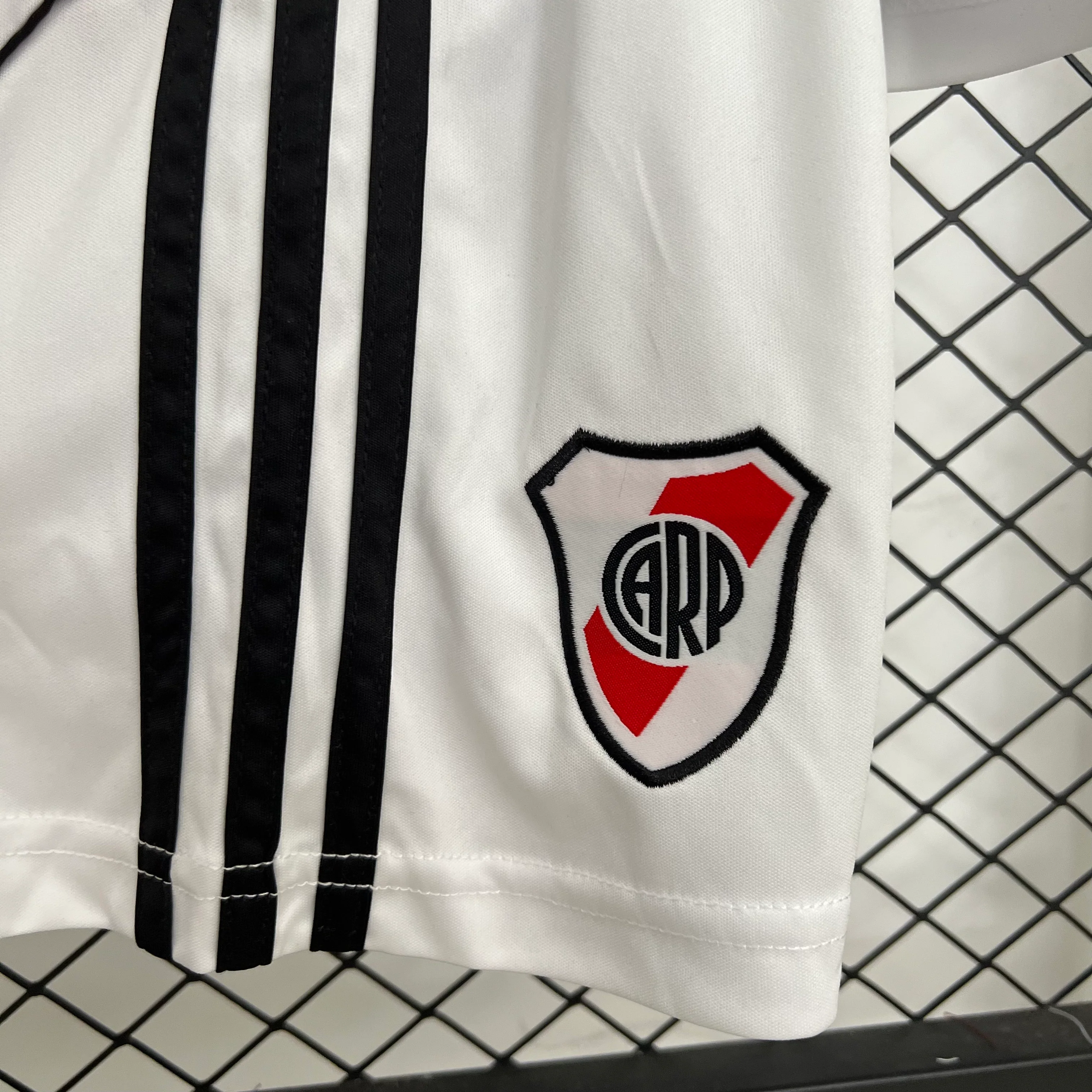 2025-26 River Plate Home KIDS 16-28 - Image 4