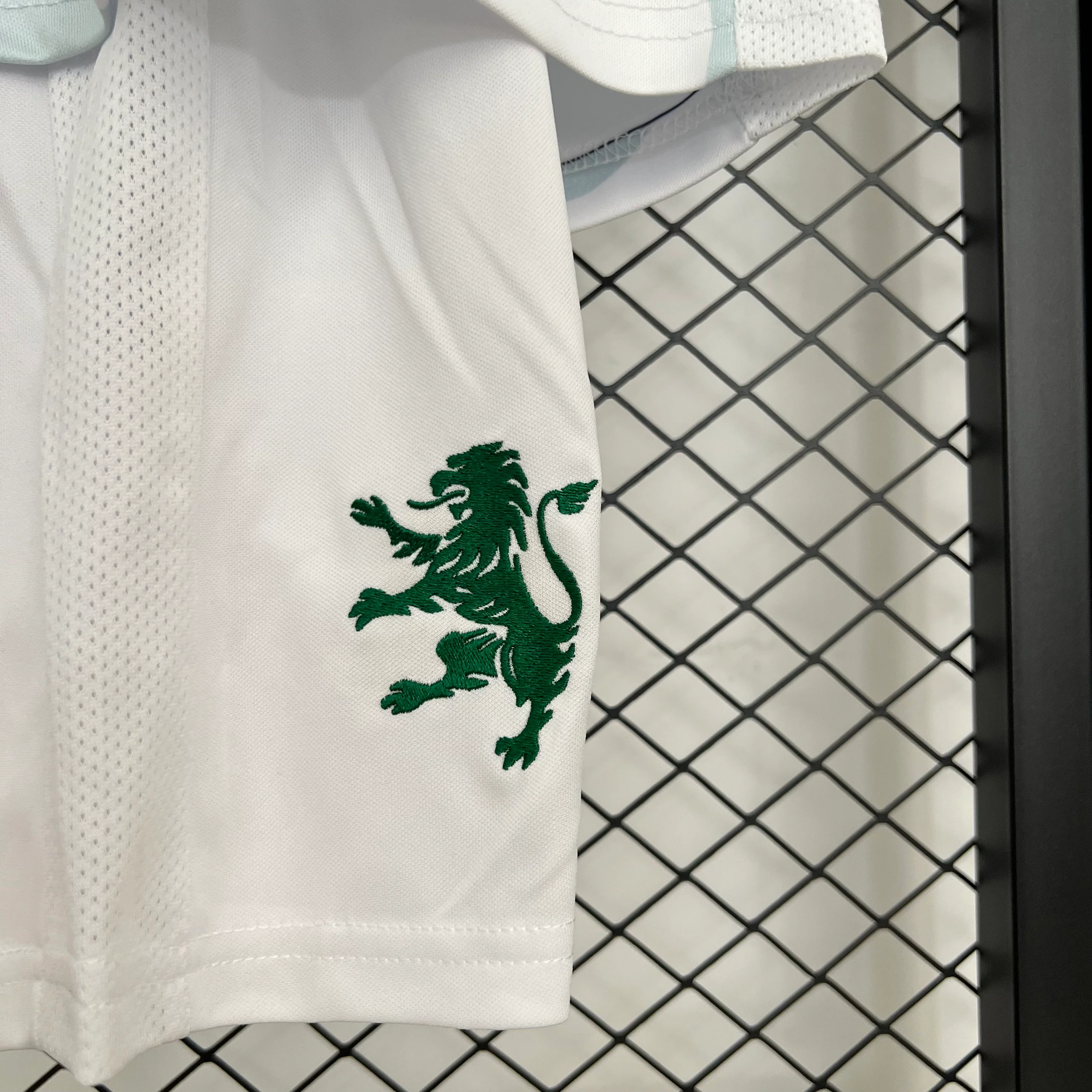 2025-26 Sporting Lisbon Third Away KIDS 16-28 - Image 3