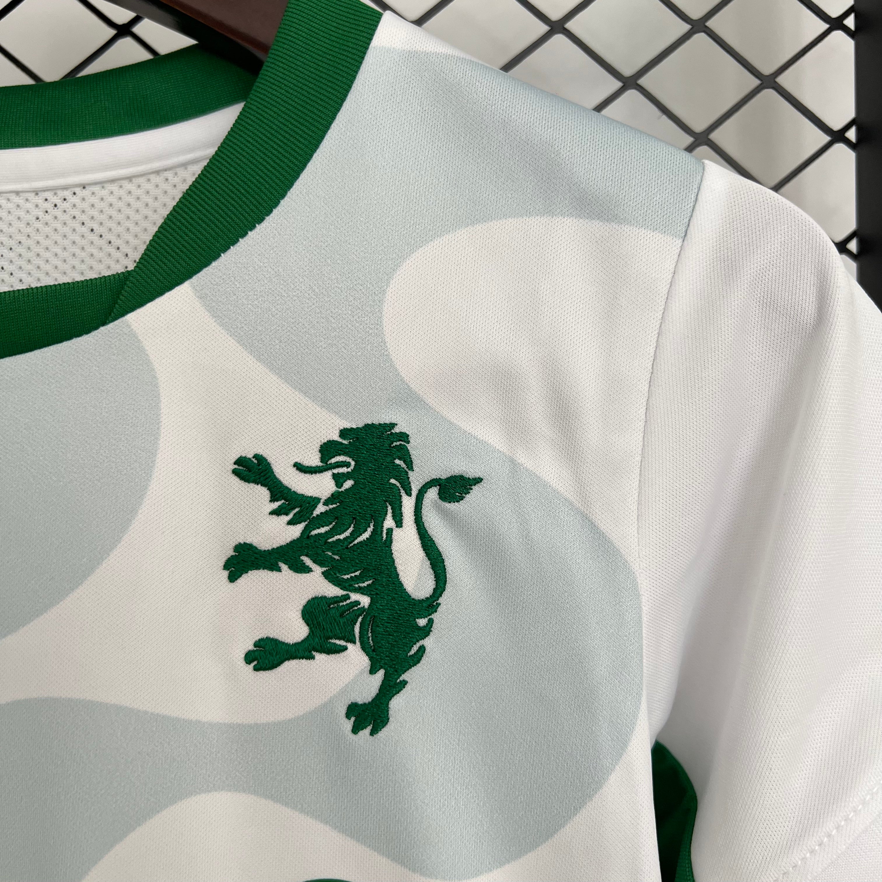 2025-26 Sporting Lisbon Third Away KIDS 16-28 - Image 4