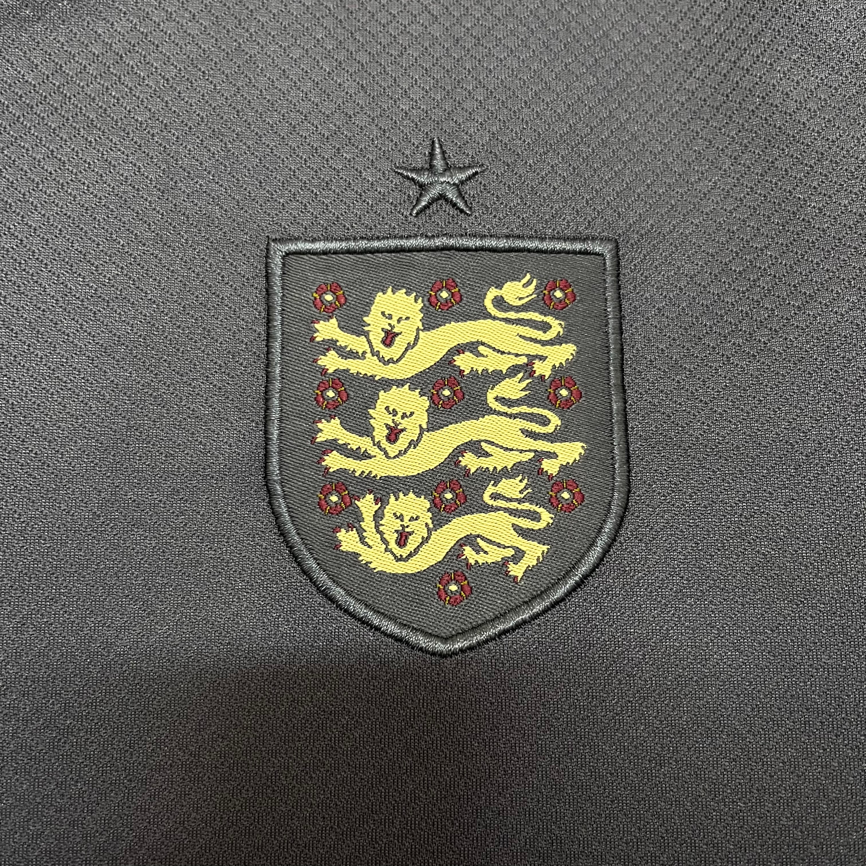 Children's clothing 2024-25 England away sizes 16-28 - Image 4