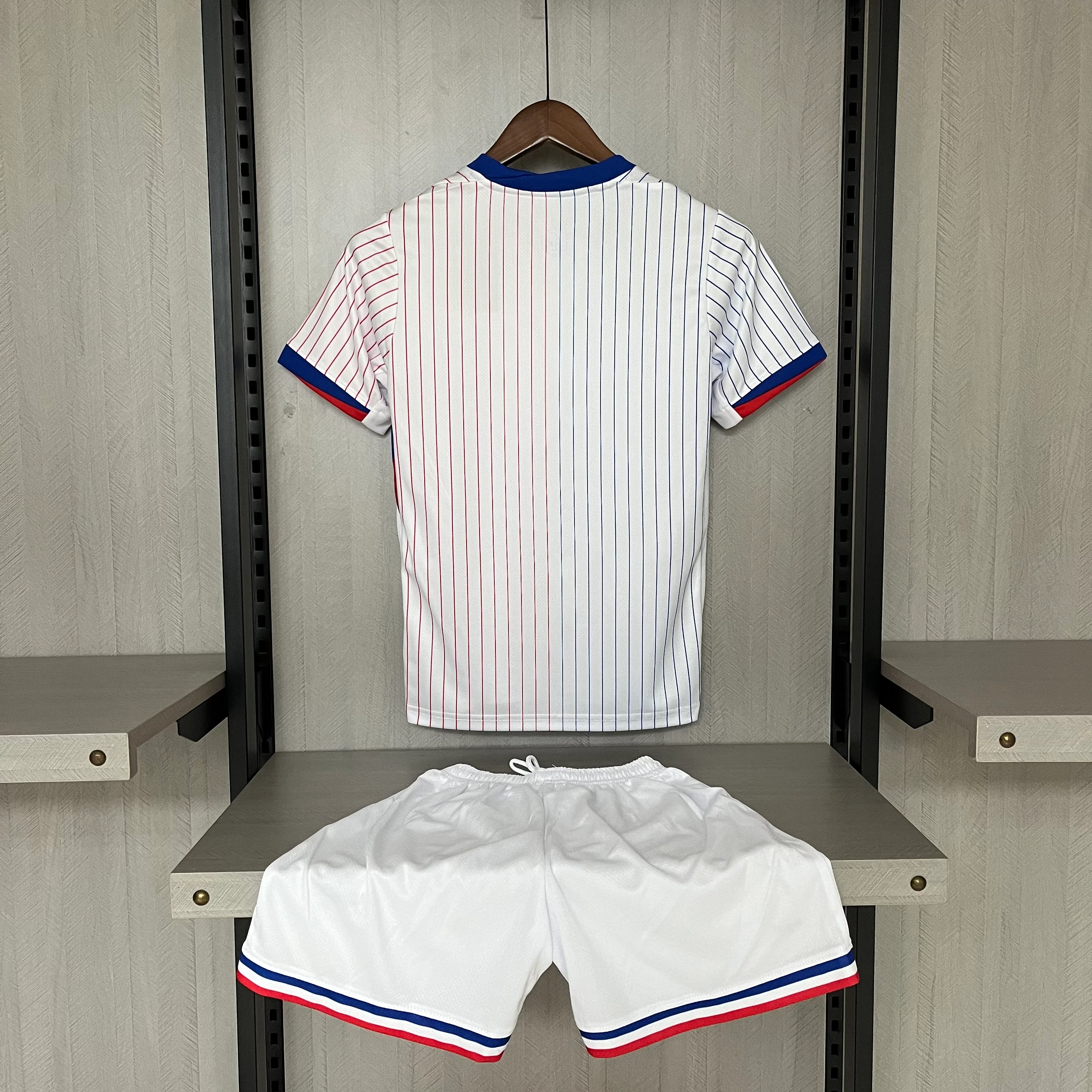 Children's clothing 2024-25 France away size 16-28 - Image 3