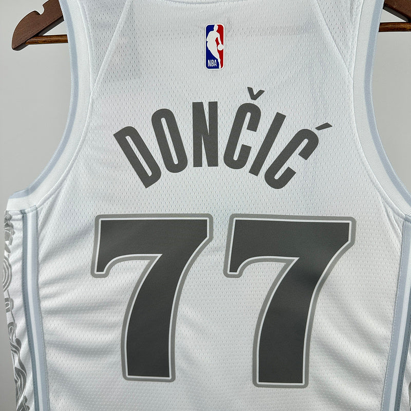 NBA 2025-26 Dallas Mavericks  77 DONCIC - Image 4