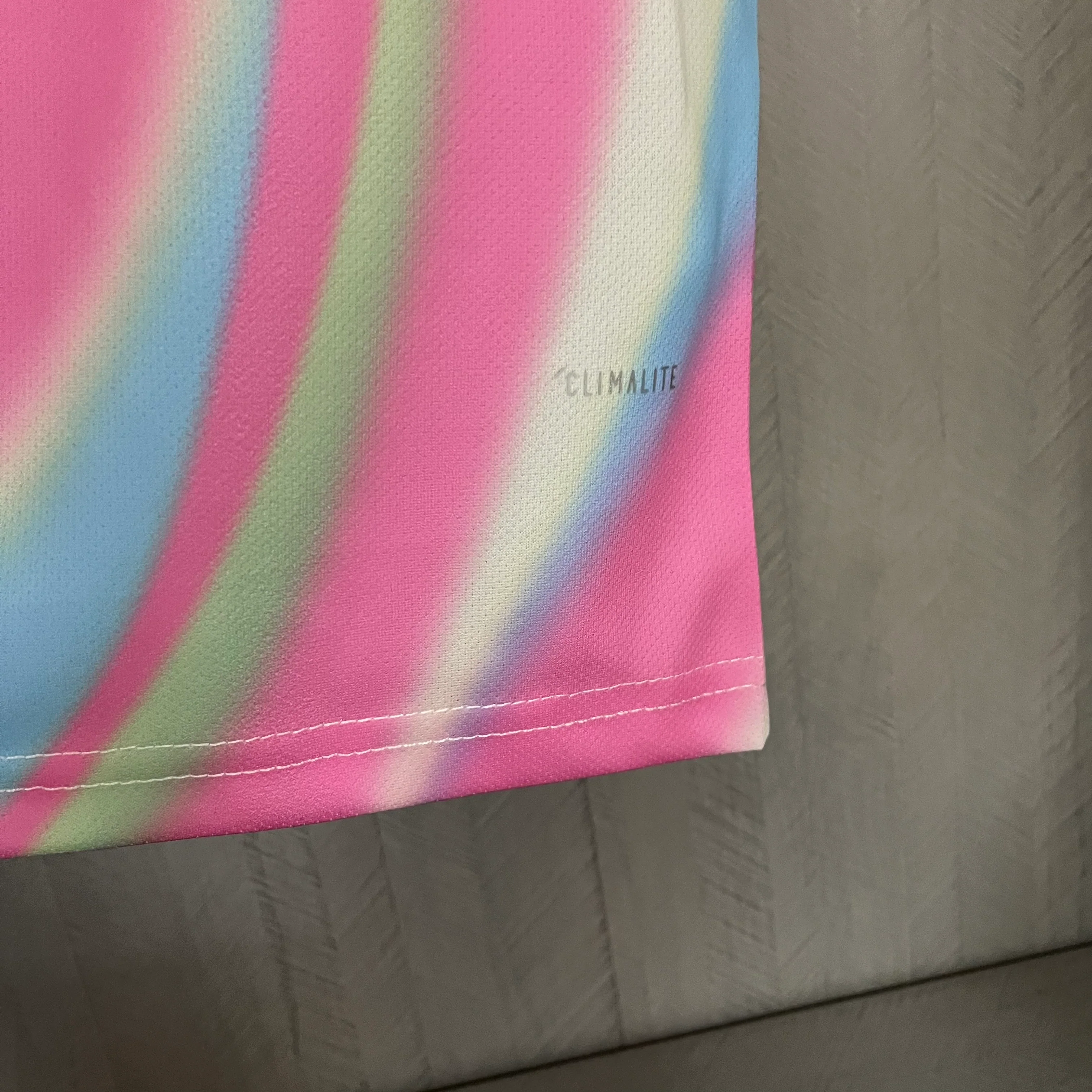 2019-20 Juventus Pink Retro S-2XL - Image 4