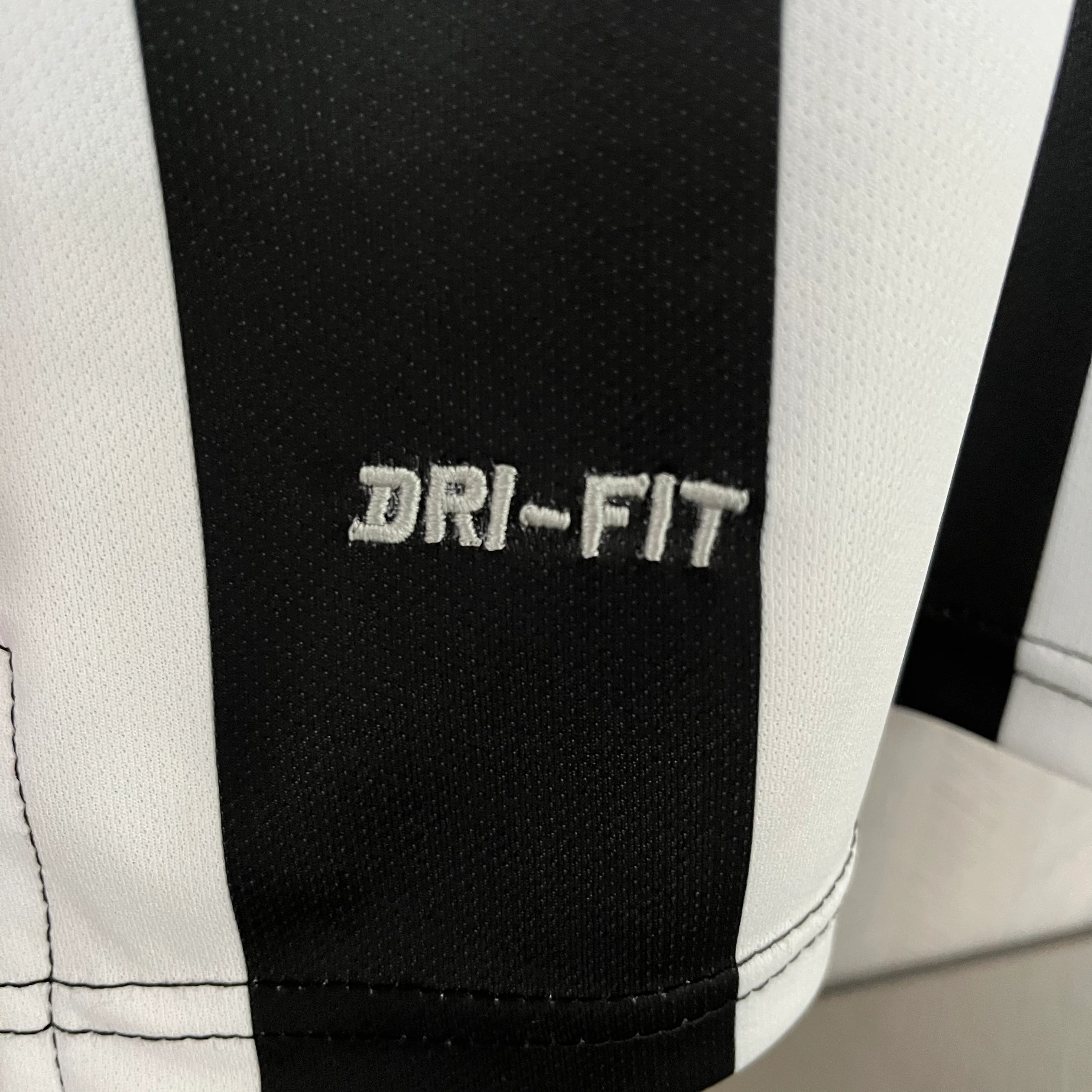 2014-15 Juventus Home Retro S-2XL - Image 4