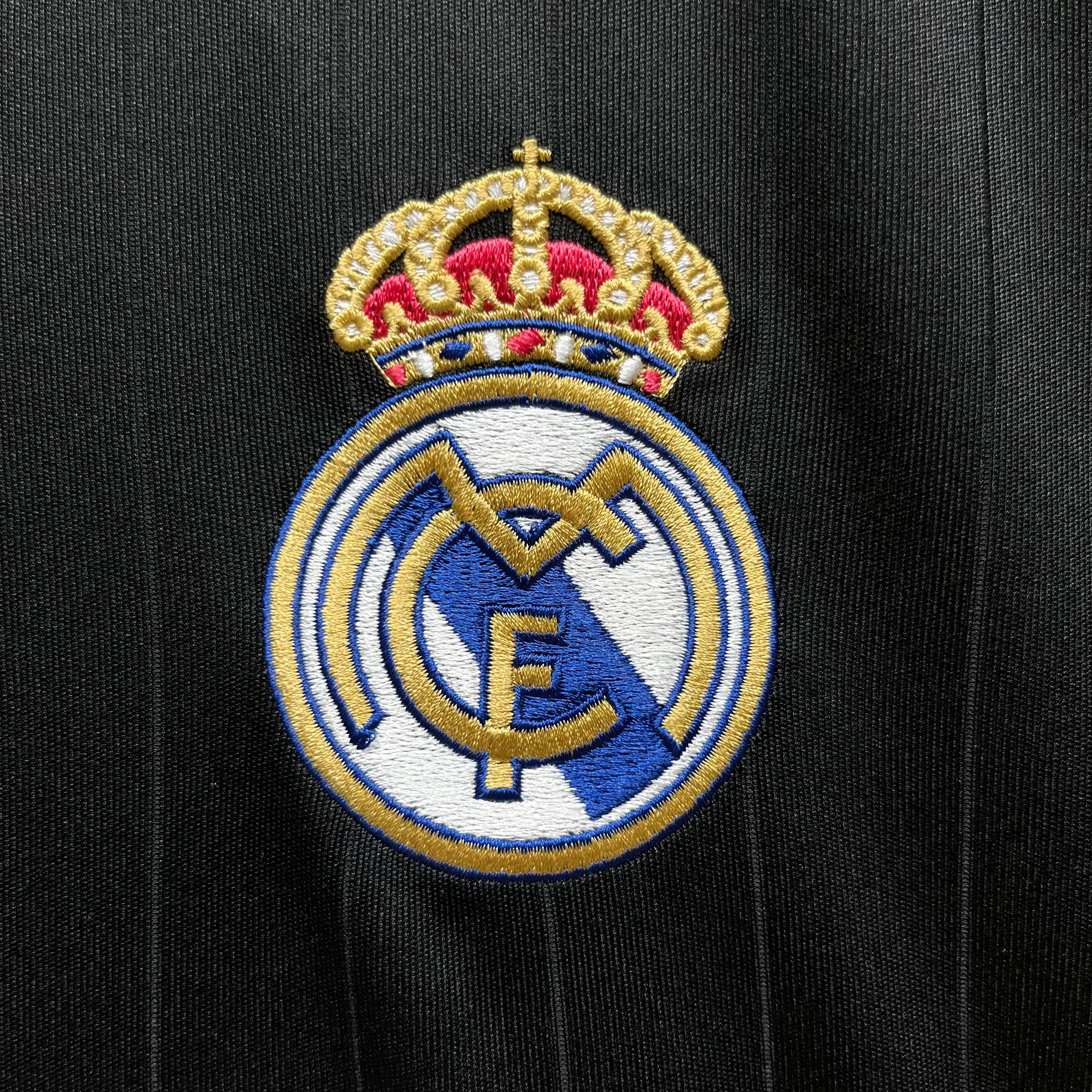 2006-07 Real Madrid Second Away Retro S-2XL - Image 8